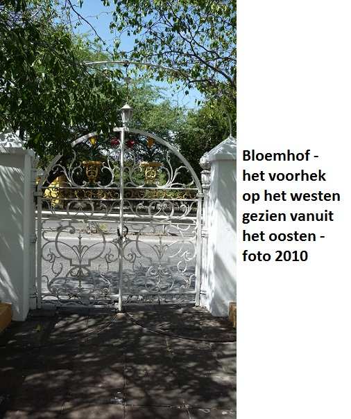 05. Bloemhof het voorhek op het westen 2010